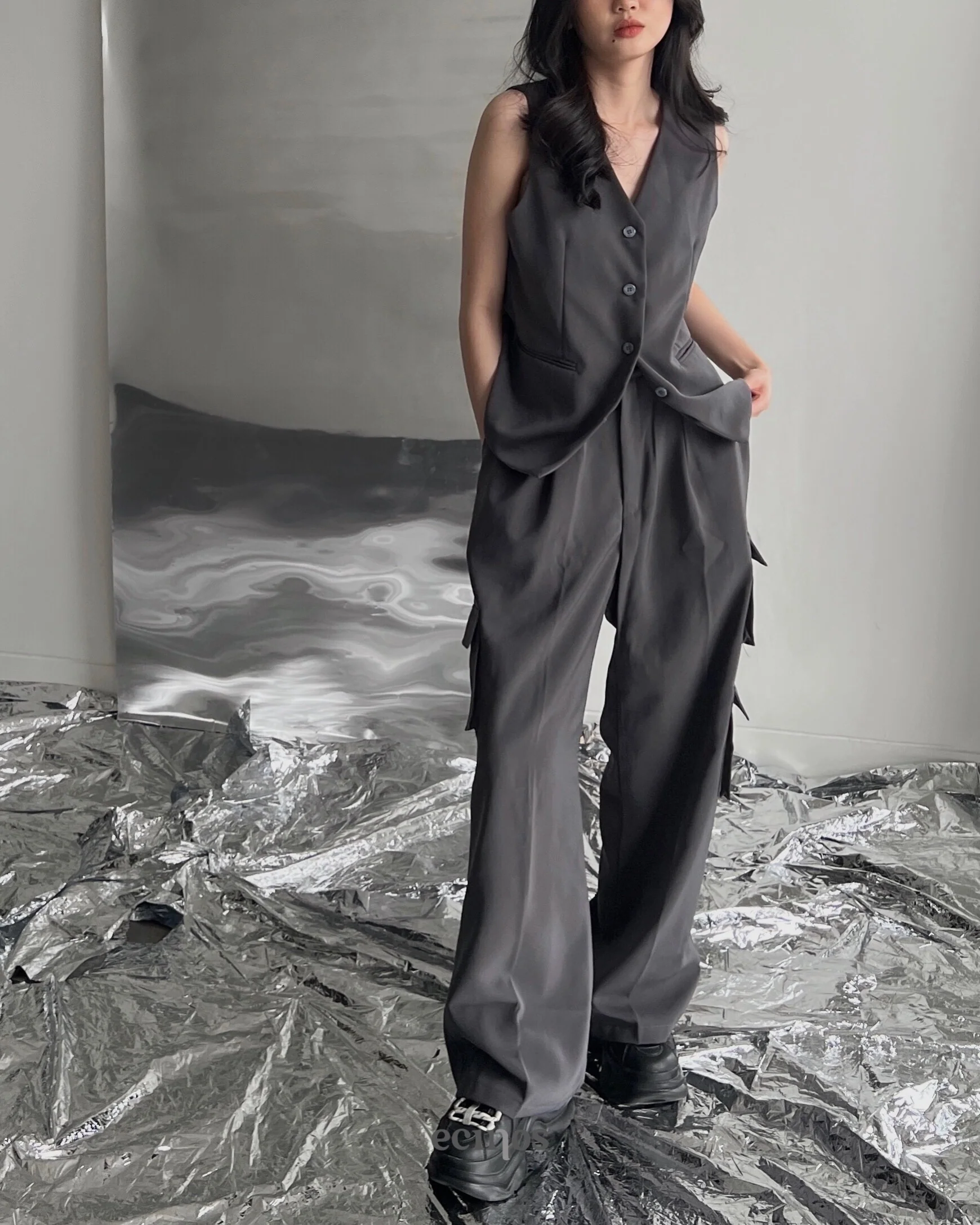 ECINOS - Darkest Cargo Pants - Image 11