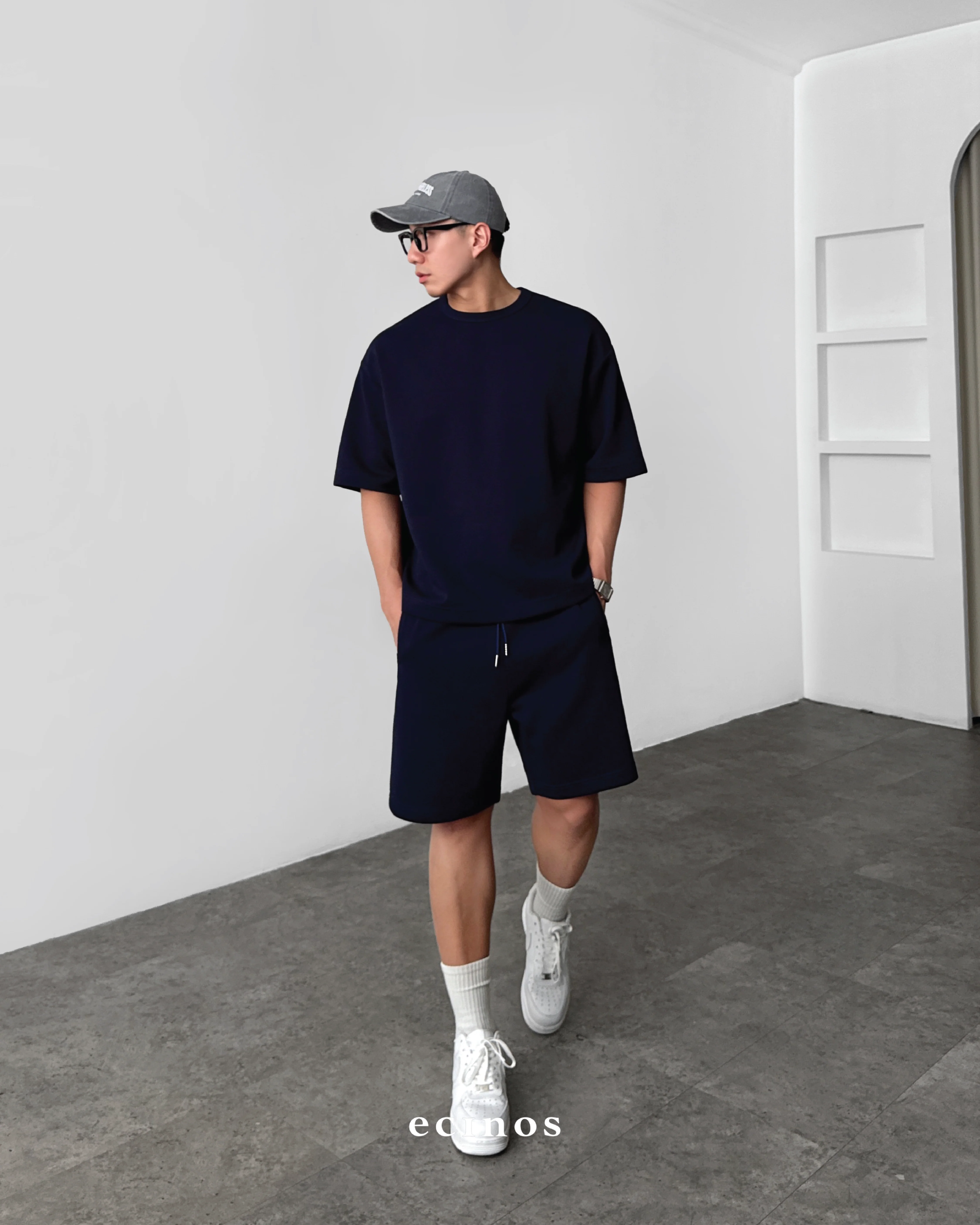 ECINOS Man - CORE Oversized Heavyweight T-shirt - Image 16